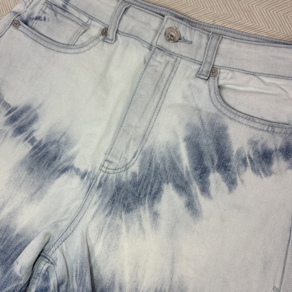 American Eagle‎ Mom Shorts Womens 2 Stretch Denim Distressed High Rise W26xL4